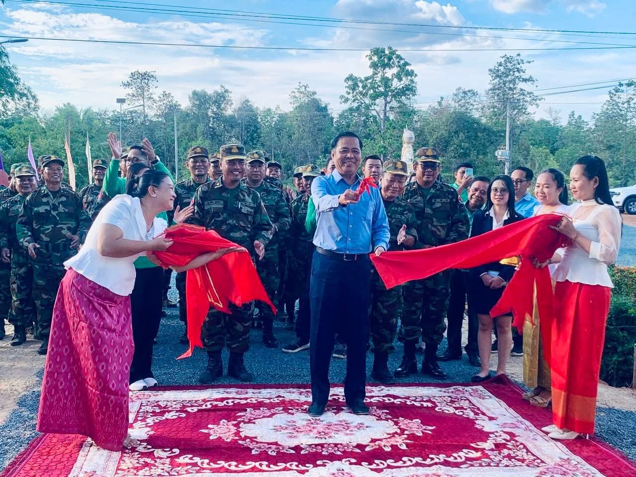 ពិធីសម្ពោធដាក់ឲ្យប្រើប្រាស់ក្លោងទ្វាទីបញ្ជាការដ្ឋាន កងពលតូចអន្តរាគមន៍លេខ១៤ អំណោយរបស់អគ្គិសនីកម្ពុជា