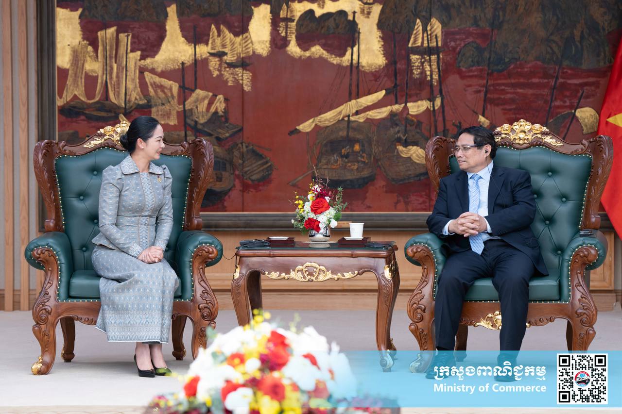 រដ្ឋមន្រ្តីពាណិជ្ជកម្មកម្ពុជា ចូលជួបពិភាក្សាការងារនាយករដ្ឋមន្ត្រីវៀតណាម ជំរុញកិច្ចសហប្រតិបត្តិការសម្រួលពាណិជ្ជកម្មទ្វេភាគី