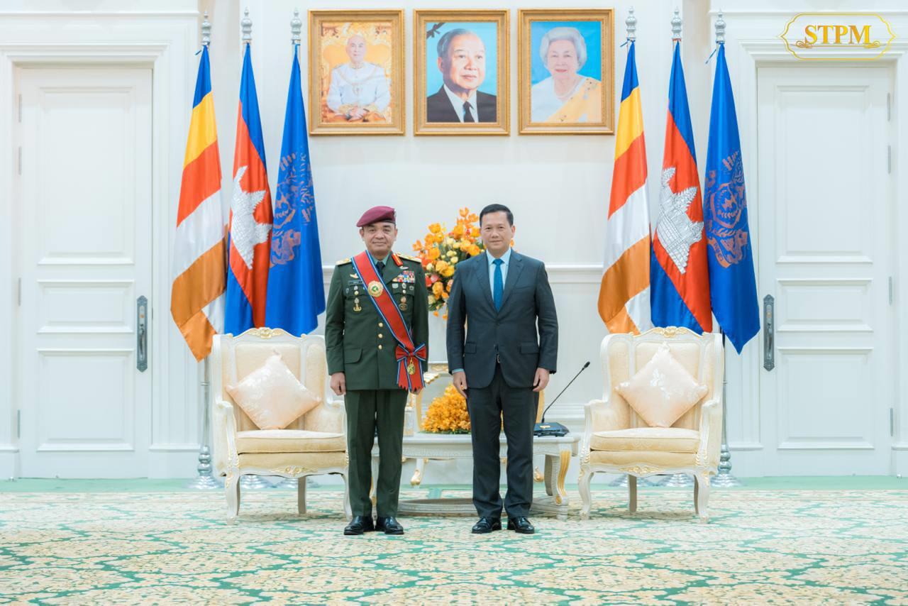 សម្តេចមហាបវរធិបតី ហ៊ុន ម៉ាណែត អនុញ្ញាតឱ្យមេបញ្ជាការកងទ័ពជើងគោកម៉ាឡេស៊ី ចូលជួបសម្តែងការគួរសម និងពិភាក្សាការងារ