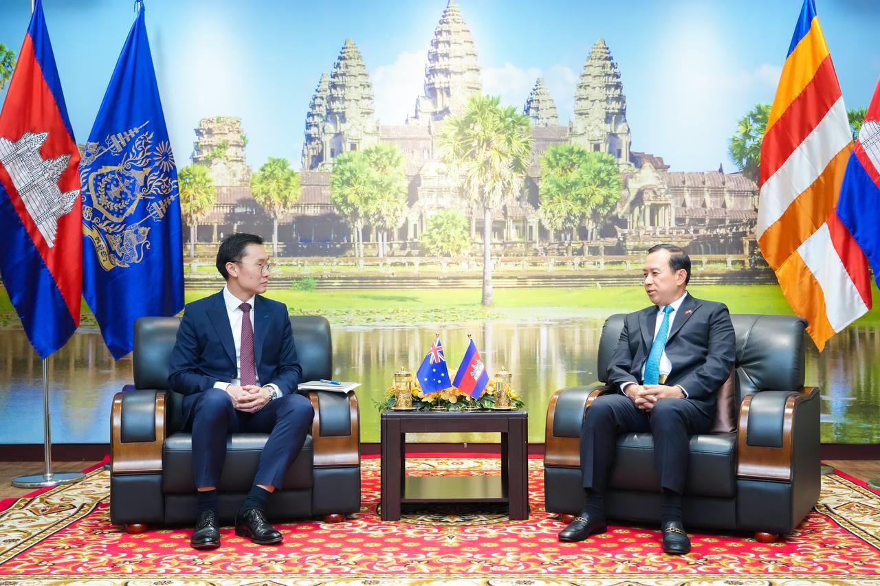 កម្ពុជា-អូស្រ្តាលី ពិភាក្សាជំរុញការតភ្ជាប់ជើងហោះហើរត្រង់មកកាន់កម្ពុជា ដើម្បីសម្រួលដល់ការធ្វើដំណើរ និងធុរកិច្ចរបស់ប្រជាជននៃប្រទេសទាំងពី