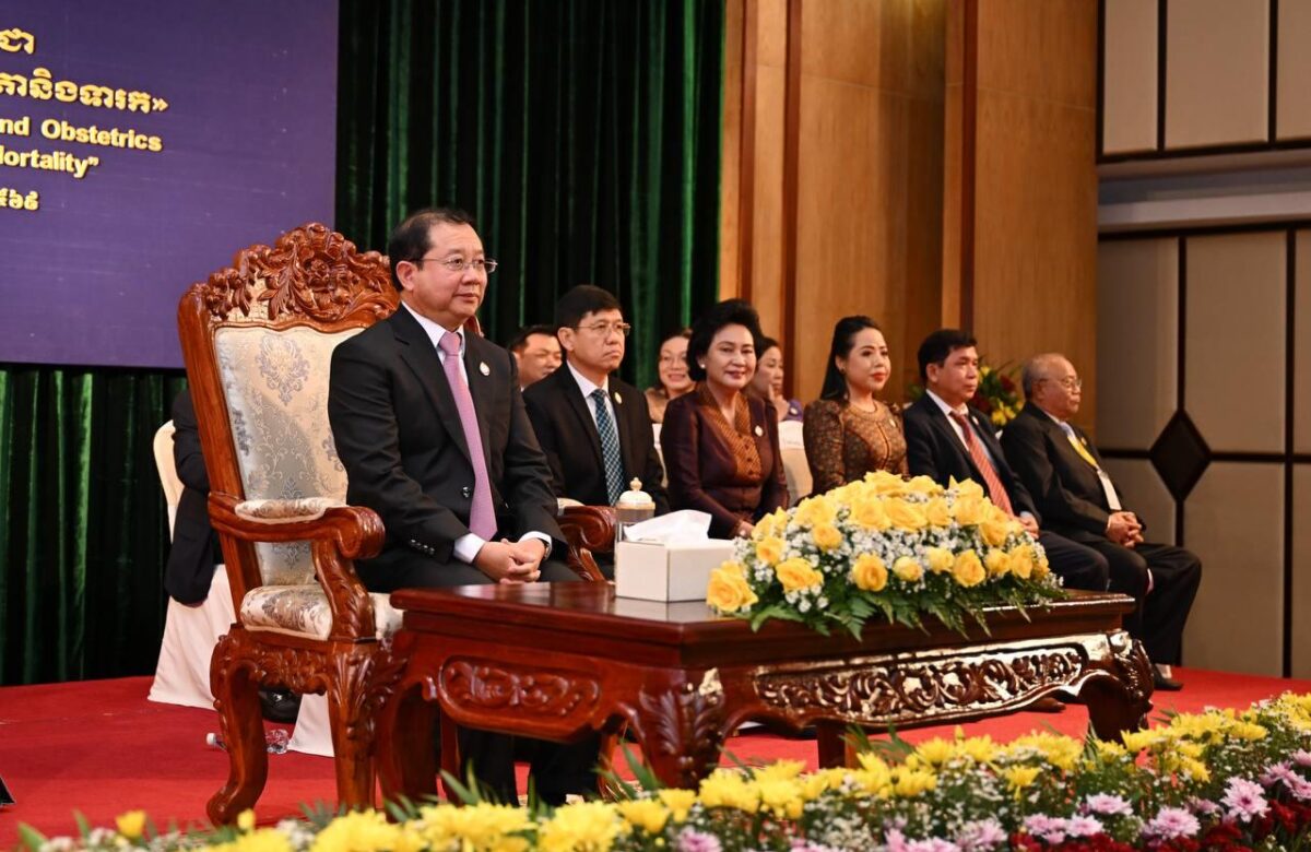 រដ្ឋមន្ត្រីសុខាភិបាល បន្តជំរុញដល់មន្ត្រីខ្លួន ខិតខំប្រឹងប្រែងបន្ថែមប្រកបដោយបុរេសកម្ម ដើម្បីរួមគ្នាកាត់បន្ថយហានិភ័យសុខភាពណាមួយកើតឡើង ពិសេសមរណភាពមាតា និងទារក