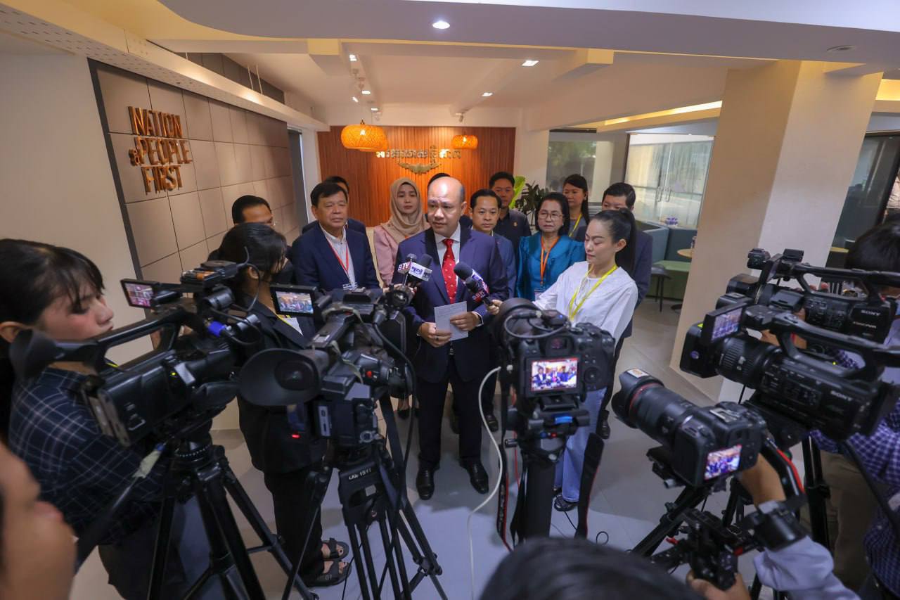 ឯកឧត្តមឧបនាយករដ្ឋមន្ត្រី ហ៊ុន ម៉ានី៖ ដំណើរការជំរឿនមន្ត្រីរាជការ មិនមែនជាដំណើរការអនុវត្តការវះកាត់ រកកំហុសរបស់មន្ត្រីនោះទេ